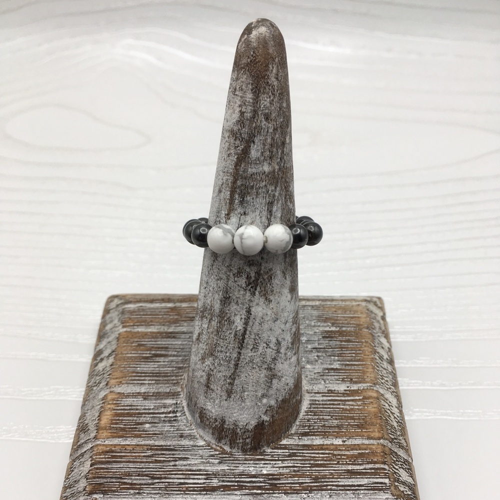 HANDCRAFTED Stretch Hematite & Howlite Bead Ring